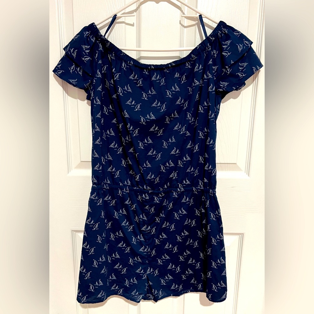 Navy Vineyard Vines nautical romper with white sailboats. New no tags.